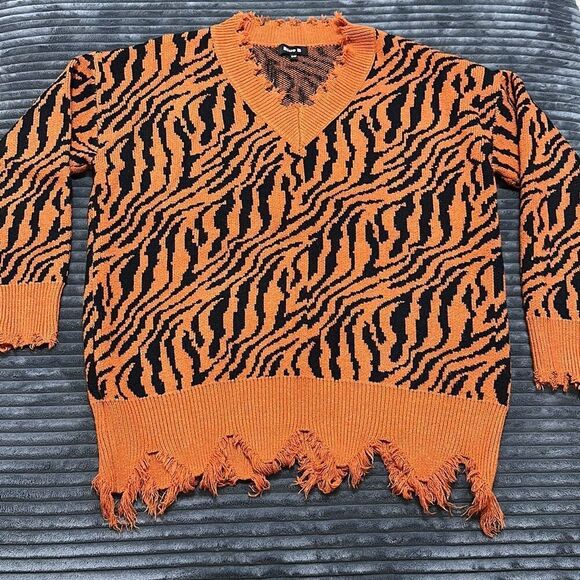 Blue B Tiger Print Knit Sweater Women’s Size S/M - Picture 4 of 8